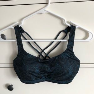 Lululemon Free to Be bra, size 4
